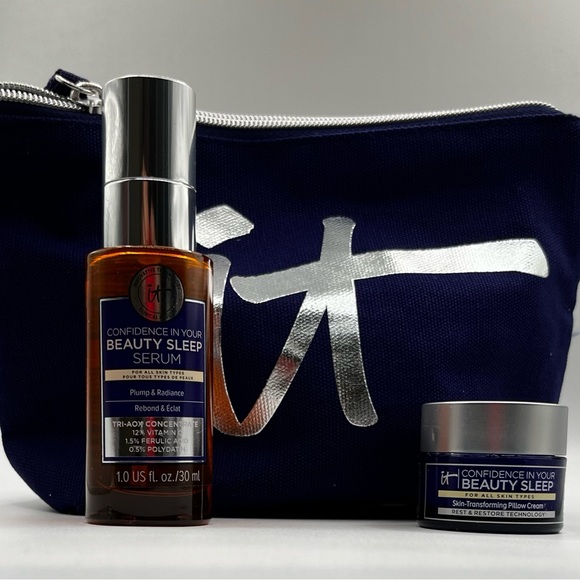 it Cosmetics 
BEST BEAUTY SLEEP EVER SKINCARE GIFT SET + LUXE MAKEUP BAG - Picture 7 of 10